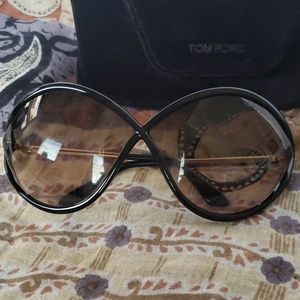 Tom Ford FT0529 Bella Sunglasses - Shiny Black 